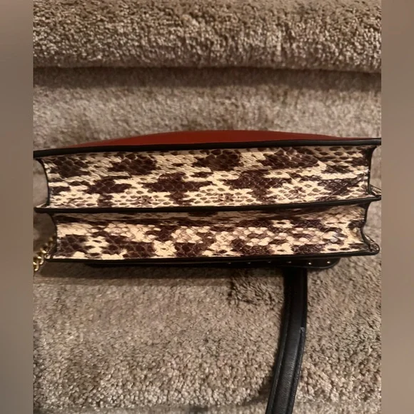 Stunning! COACH Klare Crossbody Bag coated Signature Canvas, leather snakeskin. - Picture 6 of 10